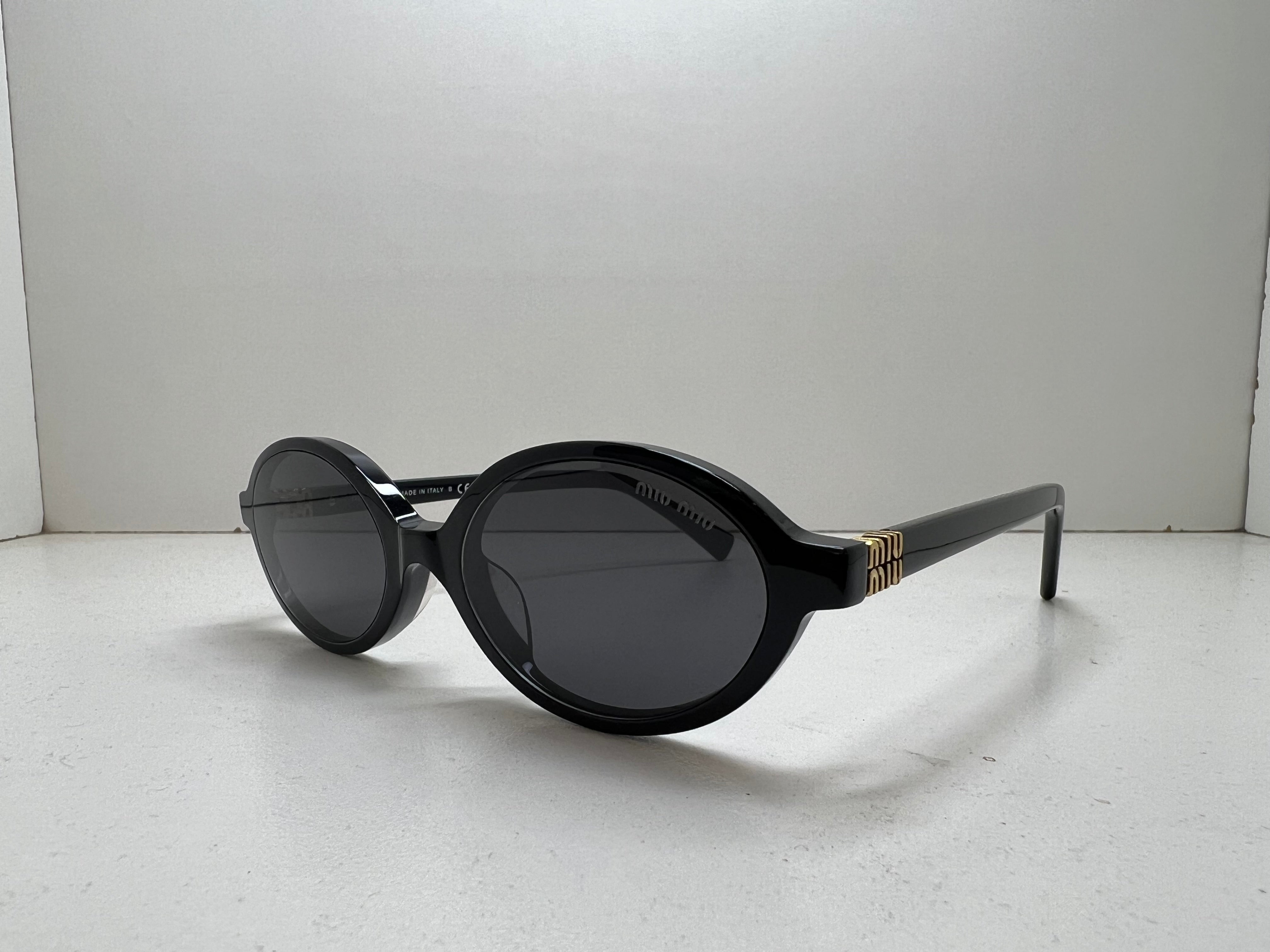 MIU MIU SMU04Z