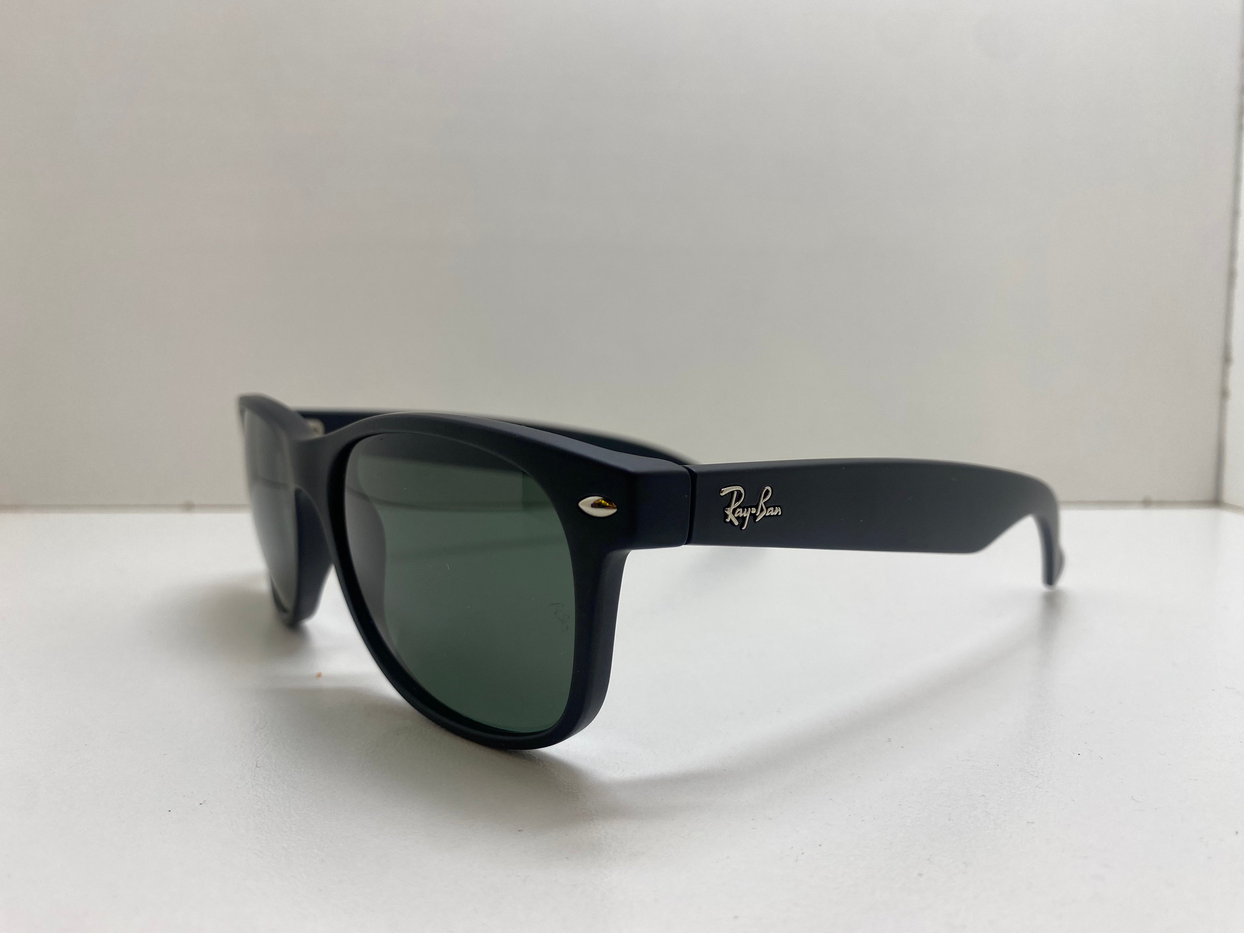 RayBan 2132