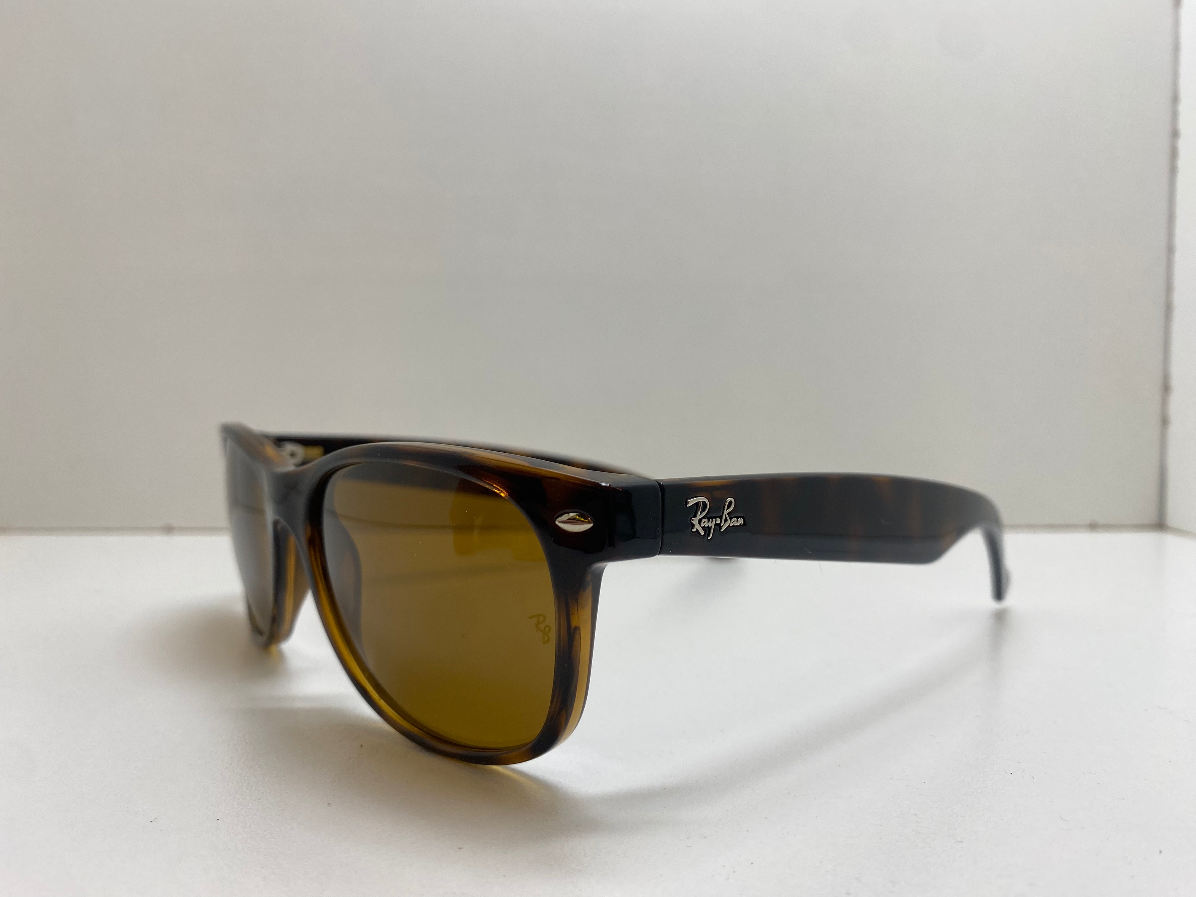 RayBan 2132