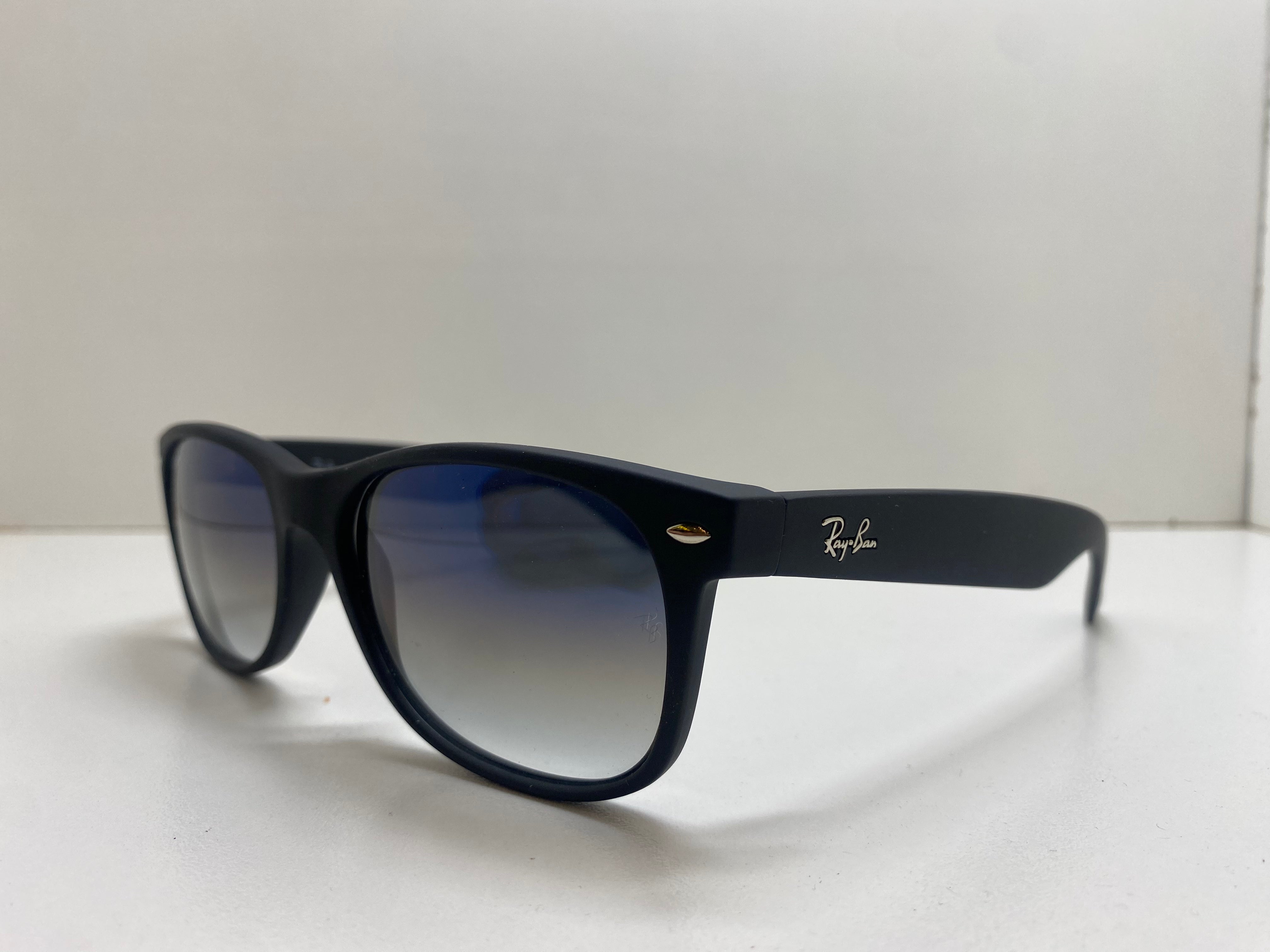 RayBan 2132