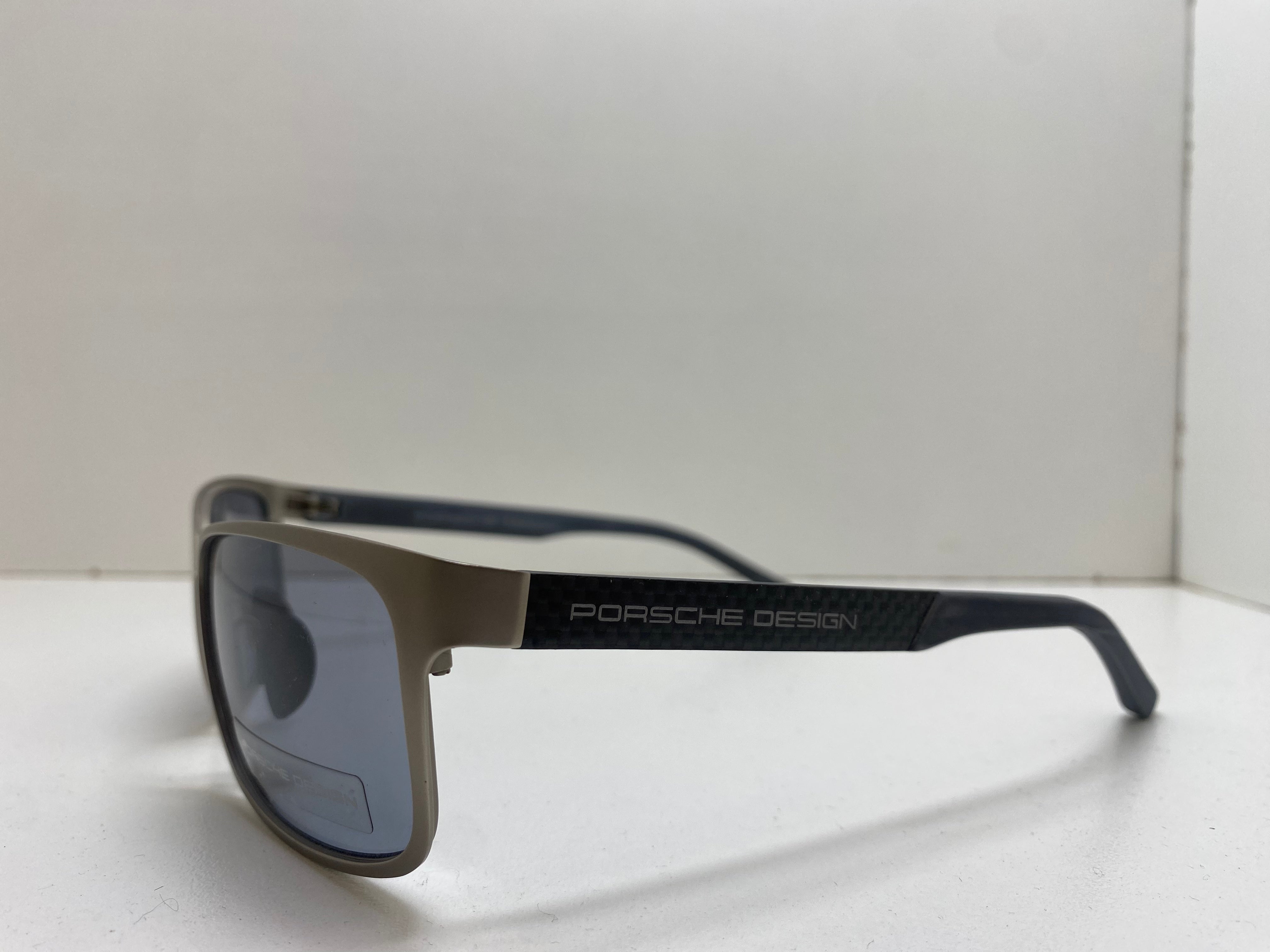 PORSCHE DESIGN P8550