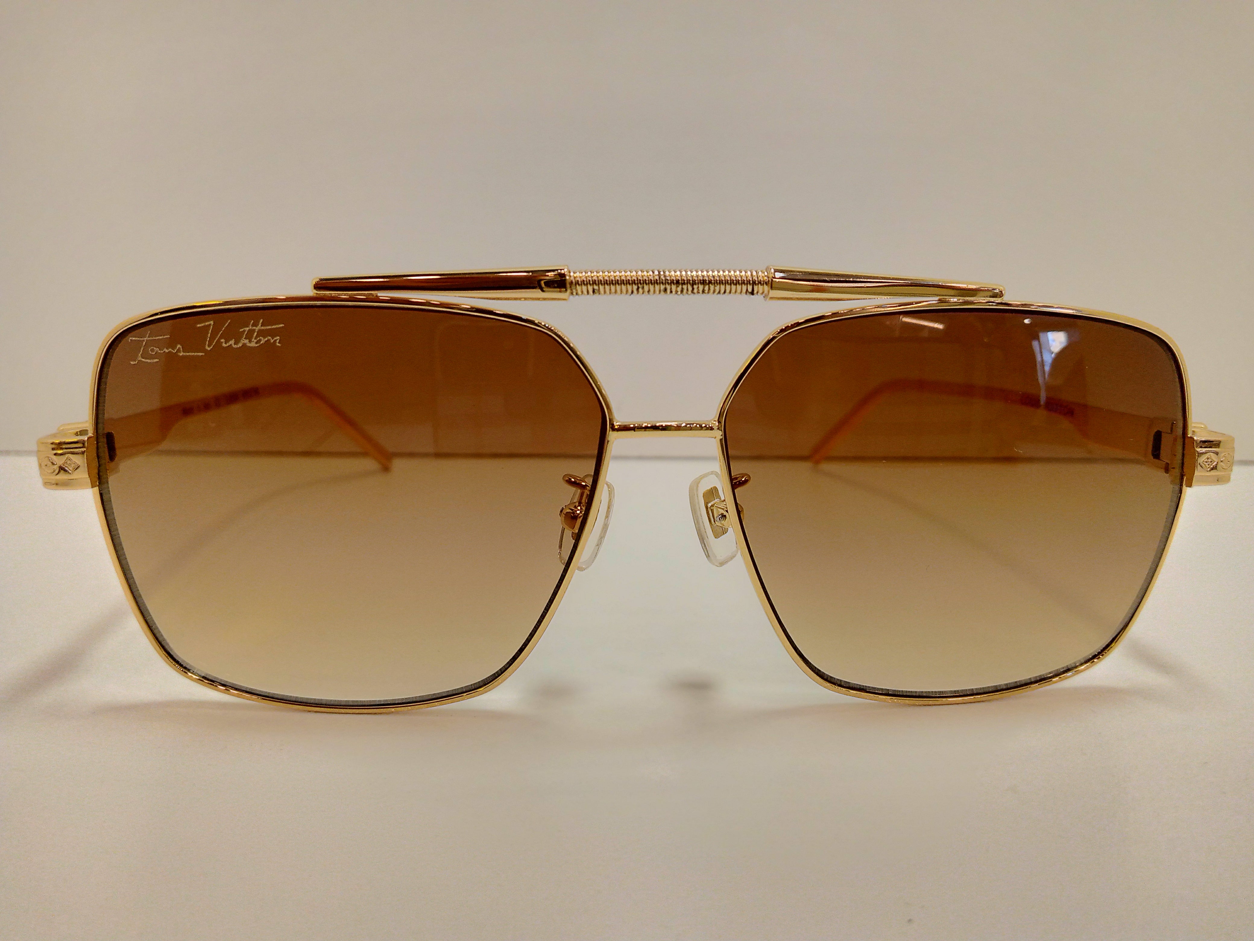 LOUIS VUITTON Z1209W