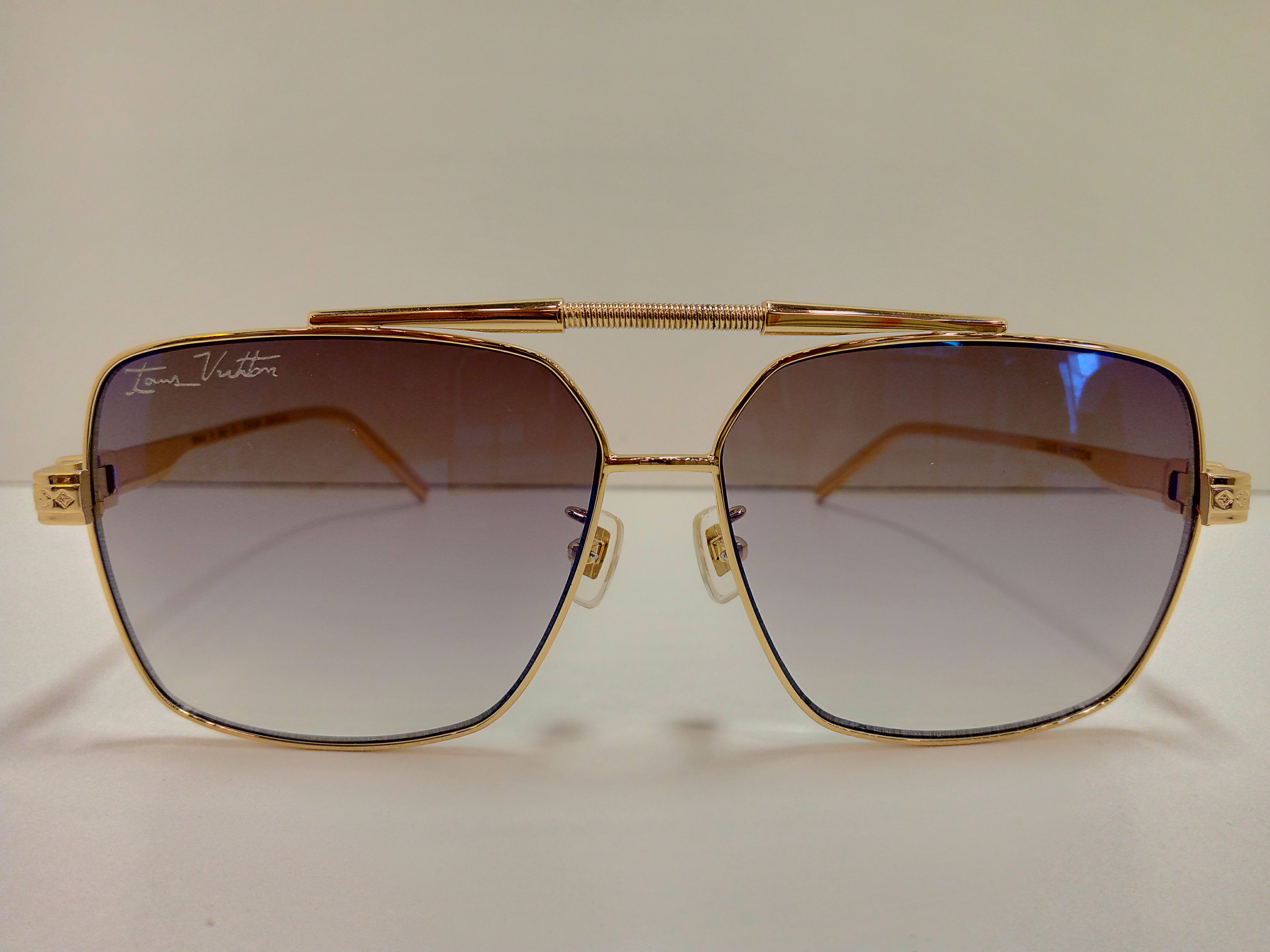 LOUIS VUITTON Z1209W
