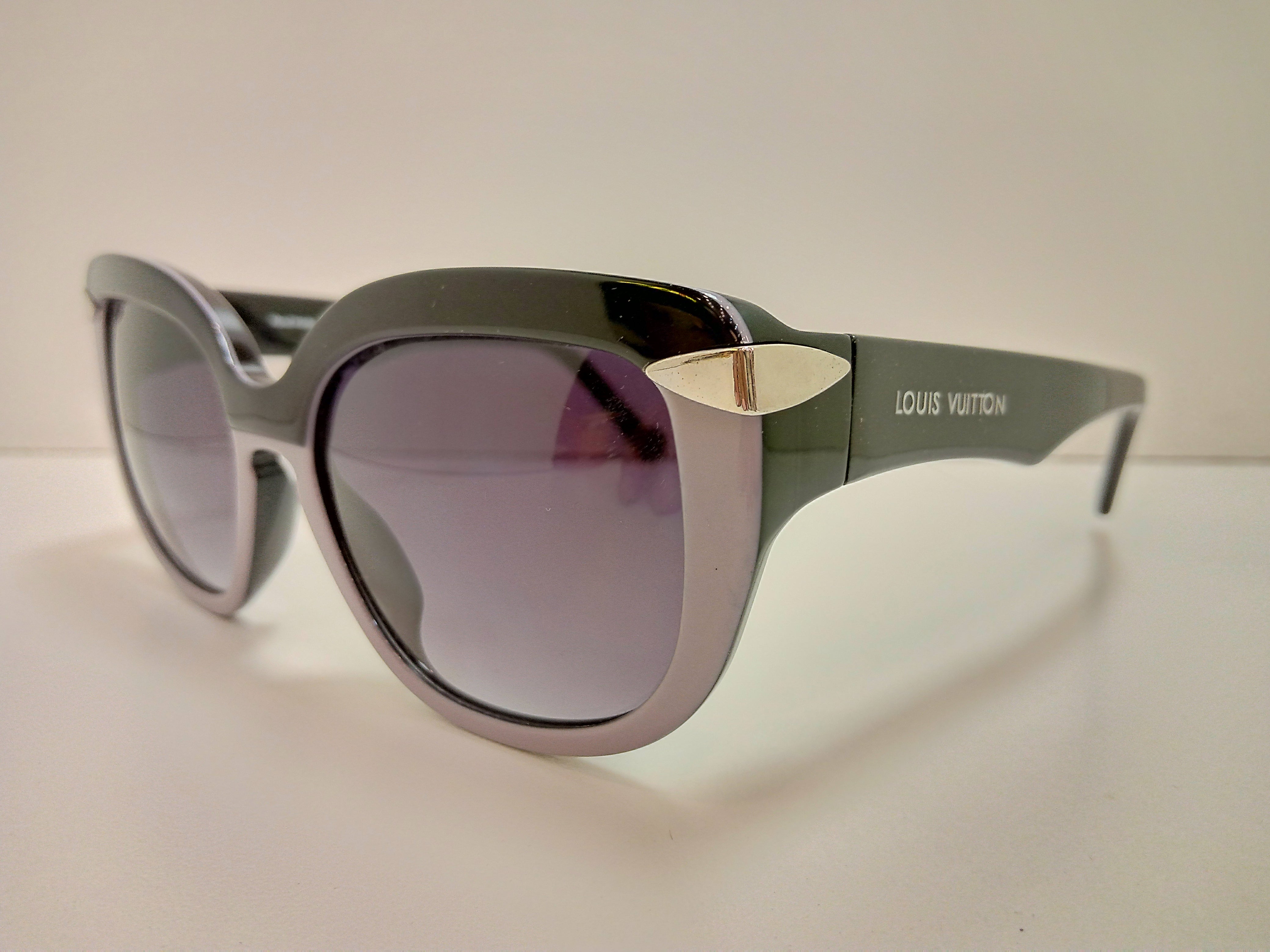 LOUIS VUITTON Z0675E