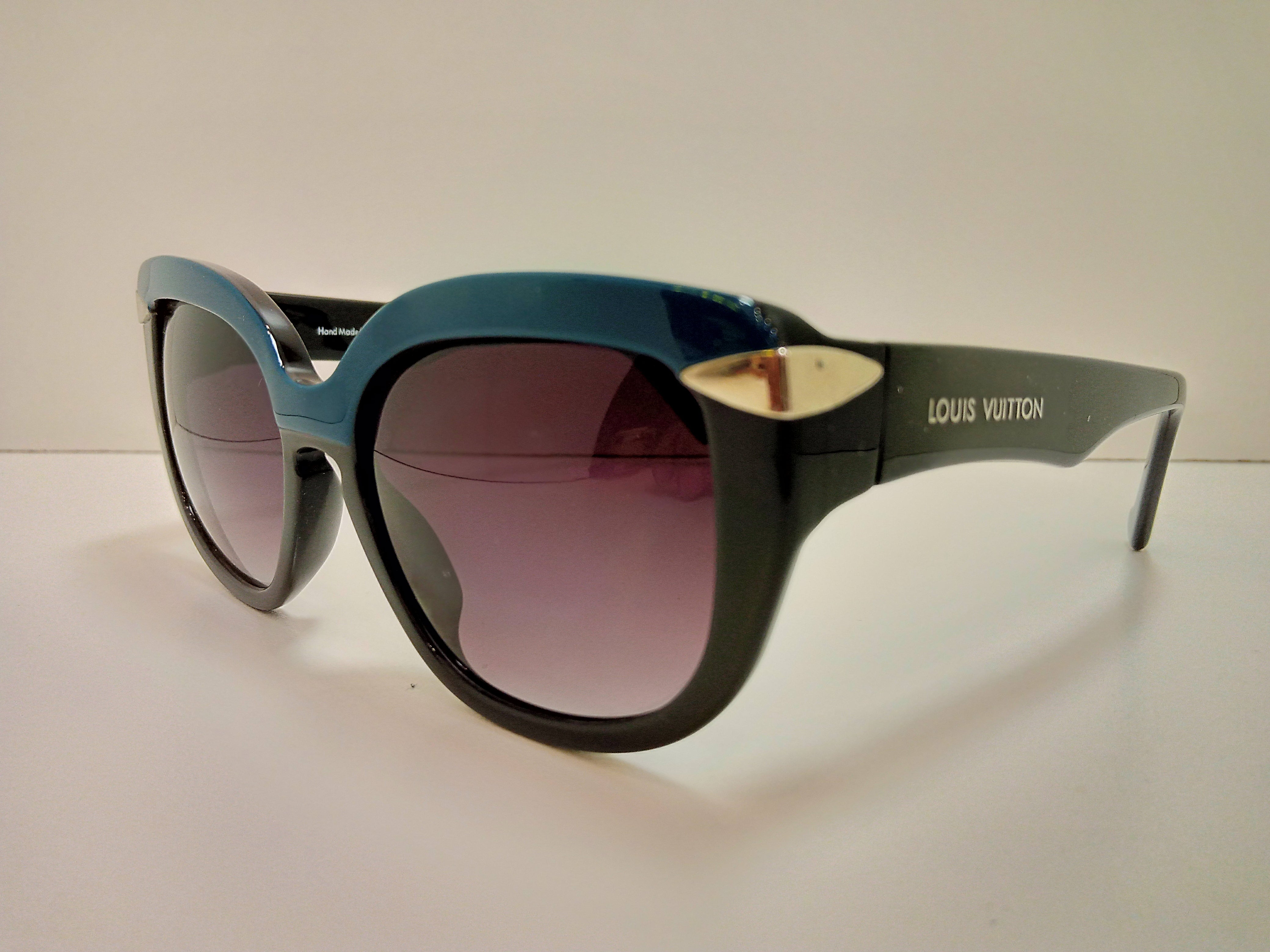 LOUIS VUITTON Z0675E
