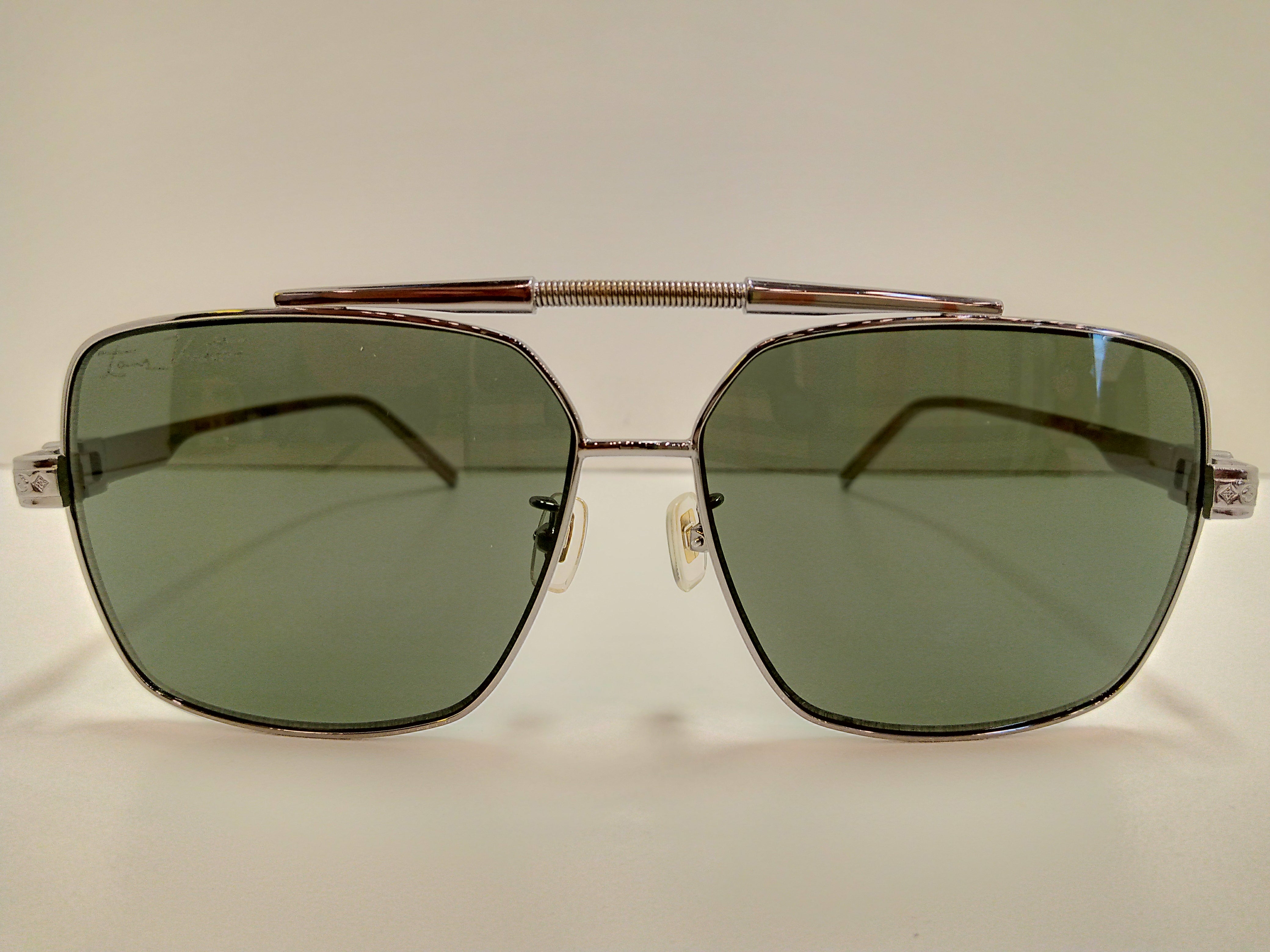 LOUIS VUITTON Z1209W