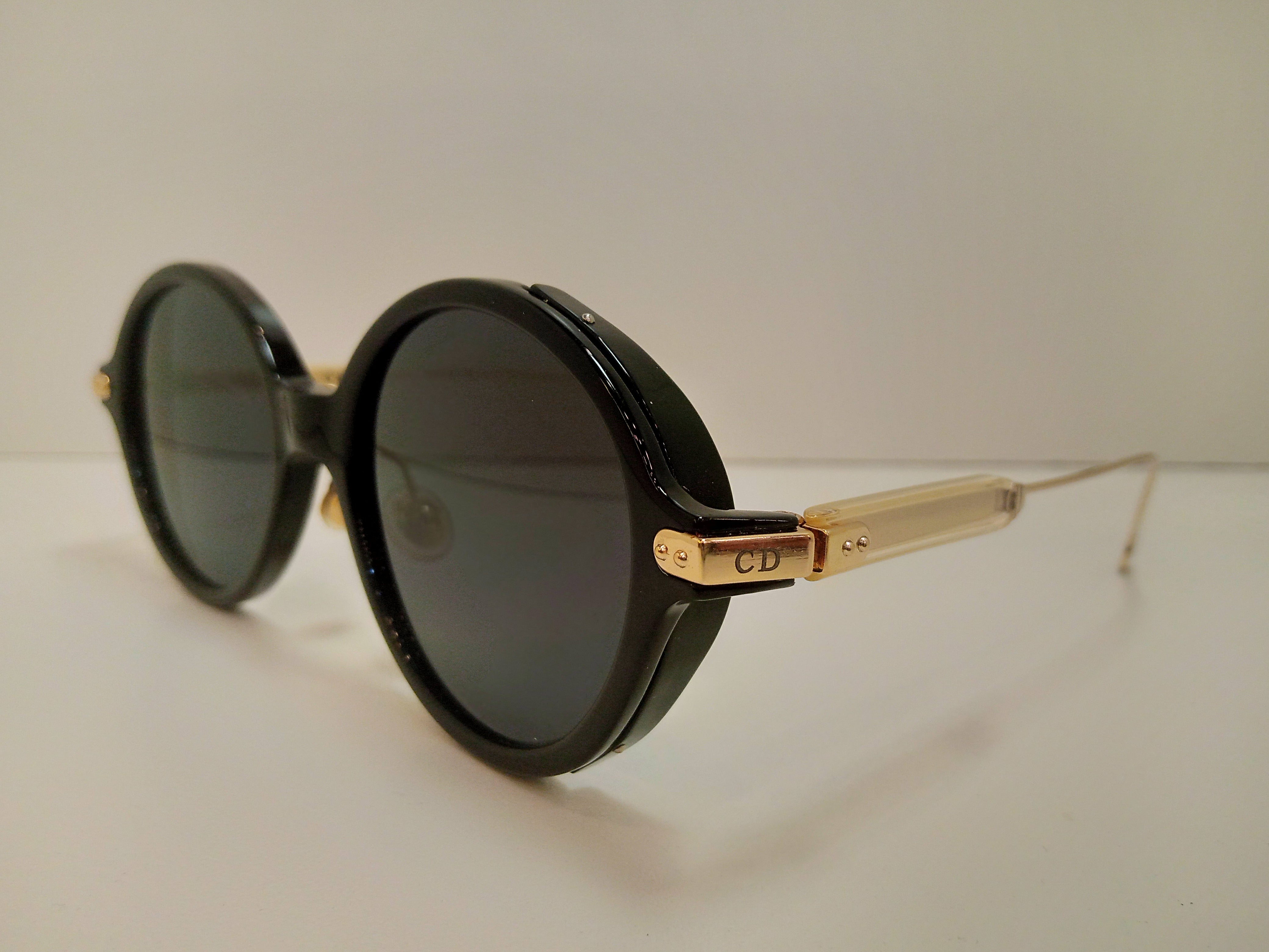 CHRISTIAN DIOR UMBRAGE 52020